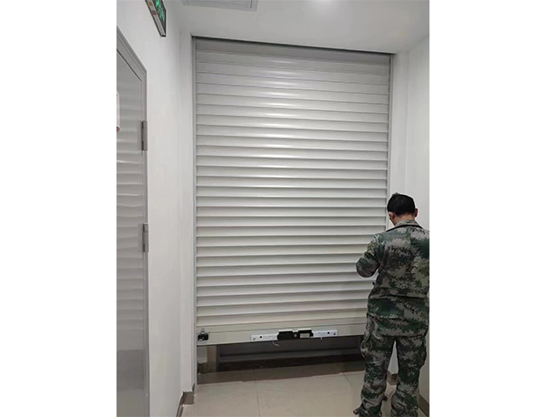 ​银行卷帘门